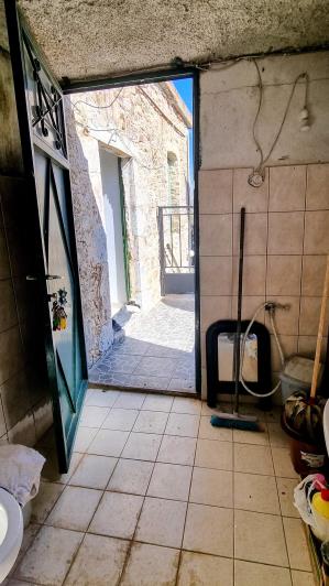 Image No.9-1 Bed House for sale