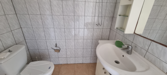 Image No.8-Maison de 2 chambres à vendre à East Mani