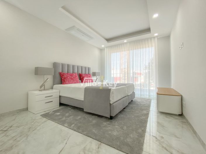 Image No.18-2 Bed Apartment for sale