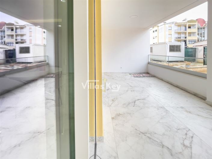 Image No.11-2 Bed Apartment for sale