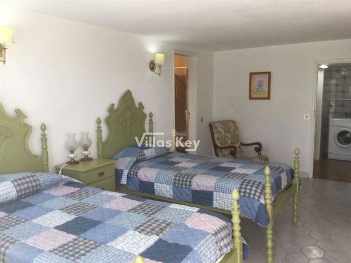 Image No.29-Commercial de 9 chambres à vendre à Vila do Bispo