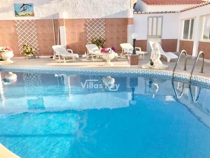 Image No.5-Commercial de 9 chambres à vendre à Vila do Bispo