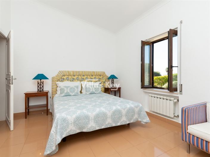 Image No.15-4 Bed House for sale