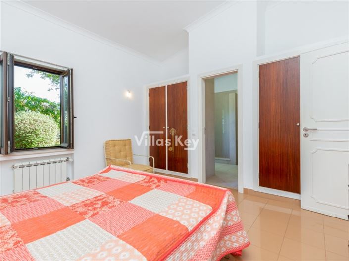 Image No.21-4 Bed House for sale