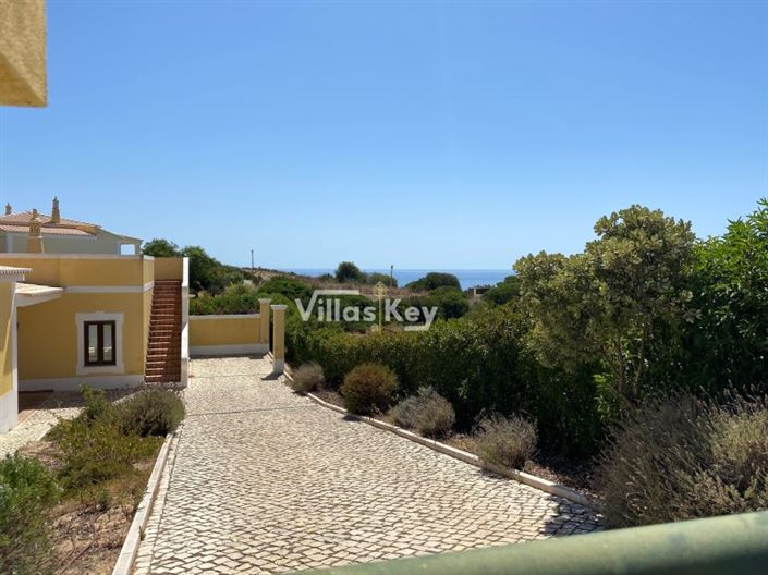 Image No.24-4 Bed House for sale