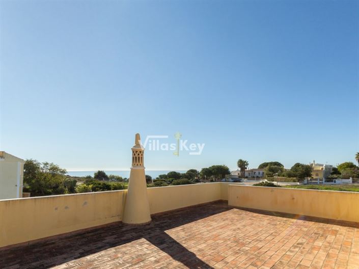 Image No.6-4 Bed House for sale