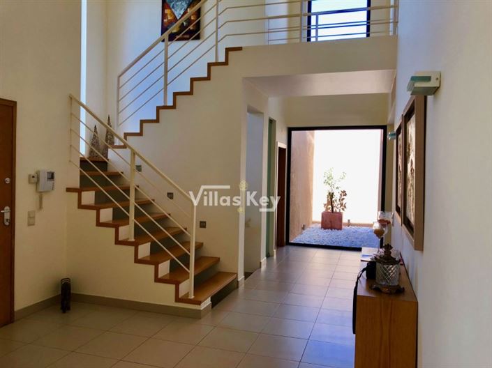 Image No.4-5 Bed House for sale