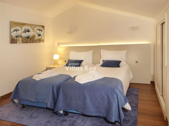 Image No.11-Commercial à vendre à Lagos