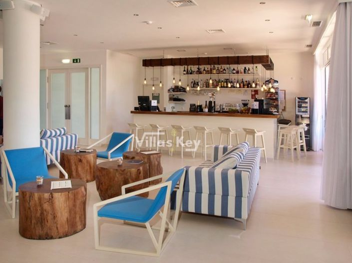 Image No.2-Commercial à vendre à Lagos