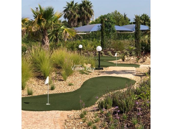 Image No.28-Commercial à vendre à Lagos