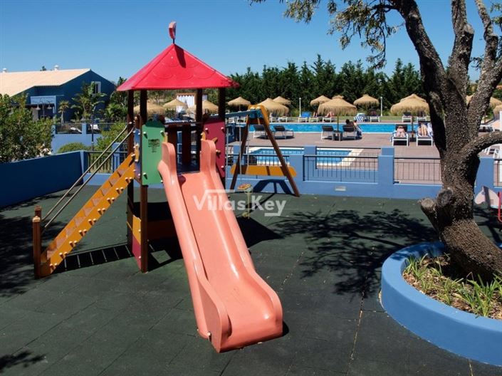 Image No.33-Commercial à vendre à Lagos