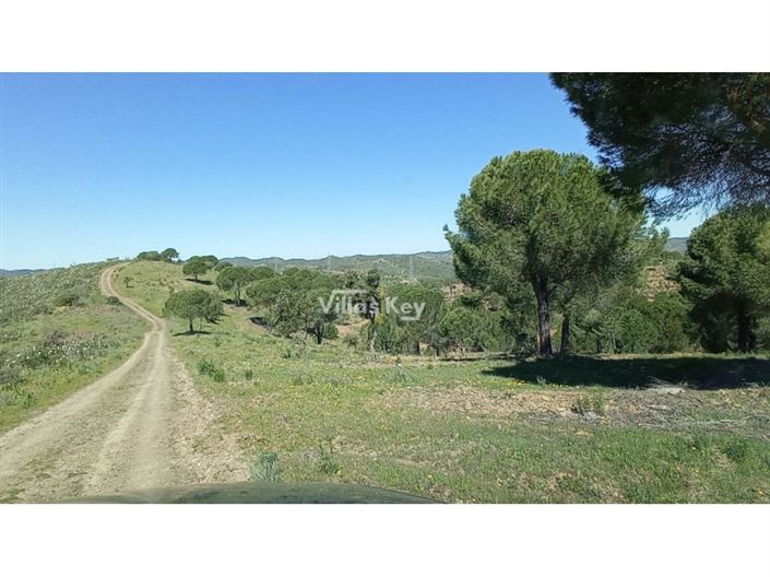 Image No.8-2 Bed Farmhouse for sale