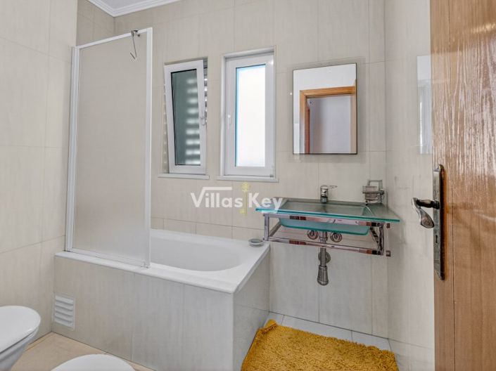 Image No.29-Maison de 4 chambres à vendre à Lagos