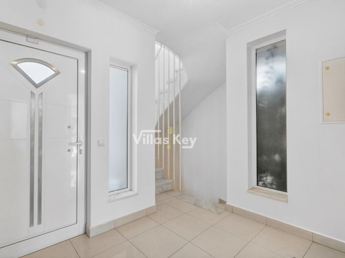 Image No.4-Maison de 4 chambres à vendre à Lagos