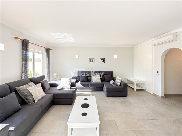 Image No.2-Maison de 4 chambres à vendre à Lagos