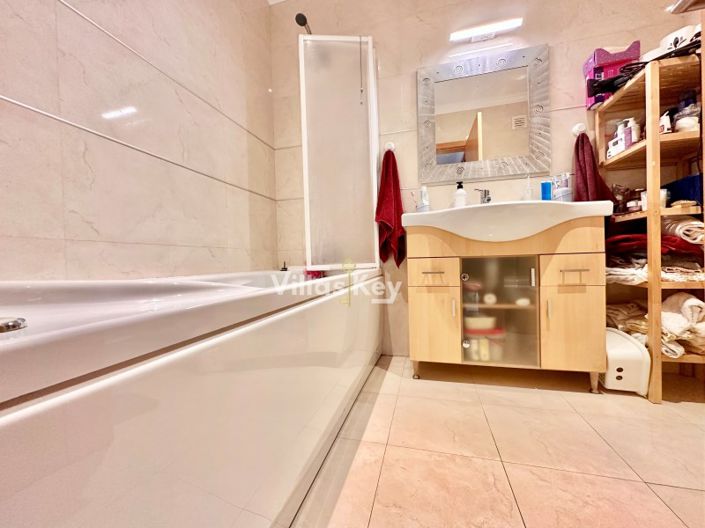 Image No.15-2 Bed Apartment for sale