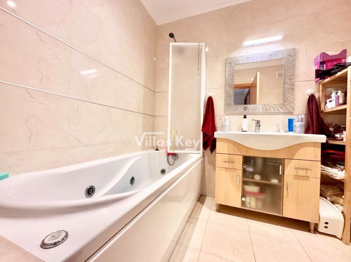 Image No.14-2 Bed Apartment for sale