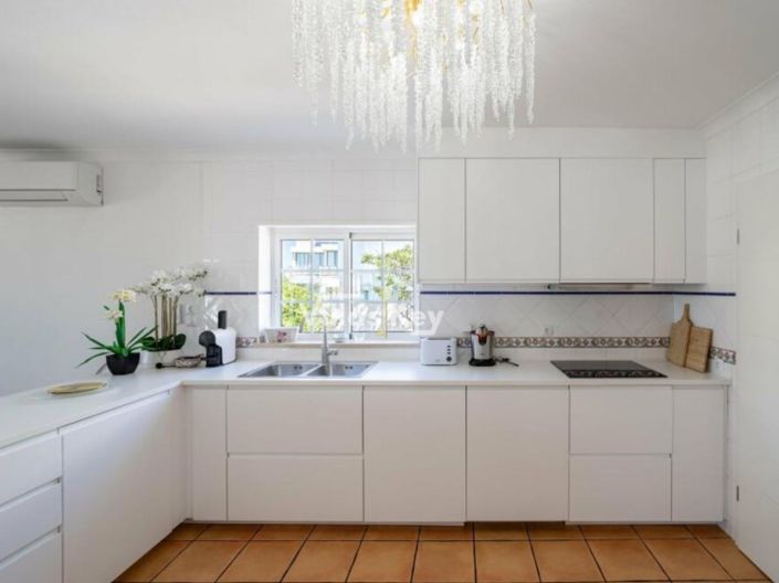 Image No.11-3 Bed House for sale