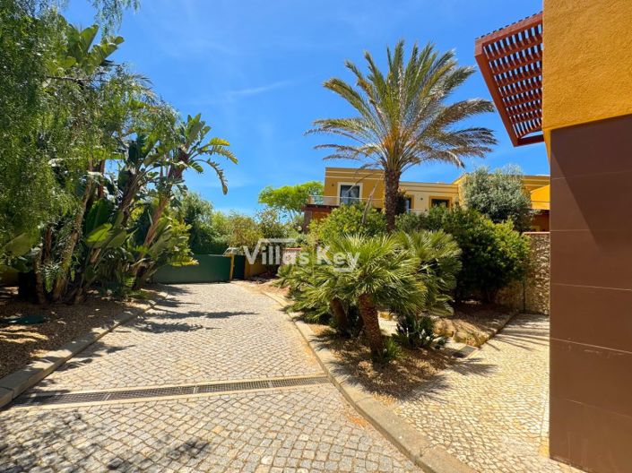 Image No.27-Commercial à vendre à Lagos