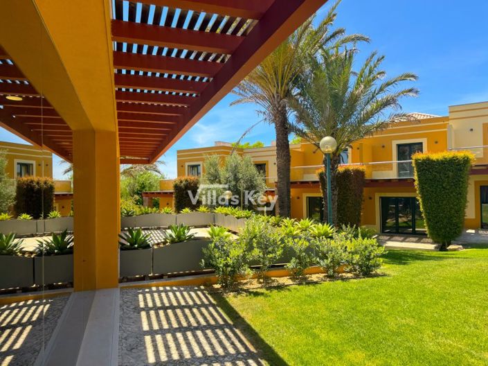 Image No.3-Commercial à vendre à Lagos