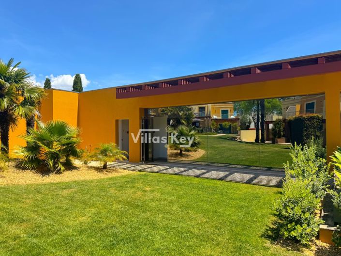 Image No.5-Commercial à vendre à Lagos