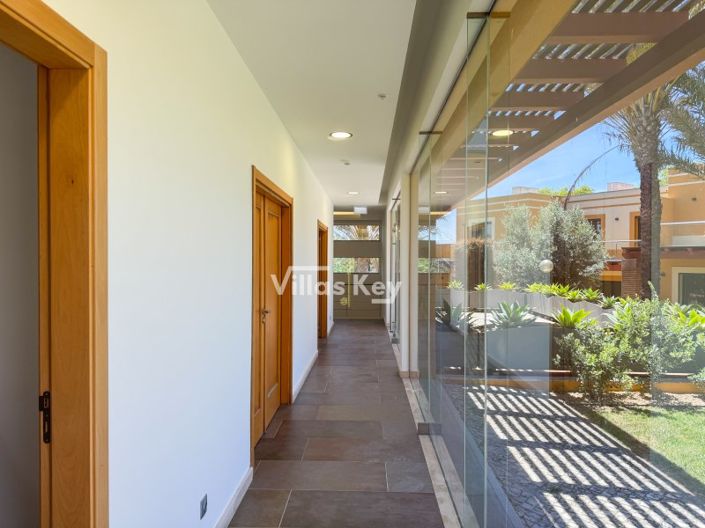 Image No.6-Commercial à vendre à Lagos