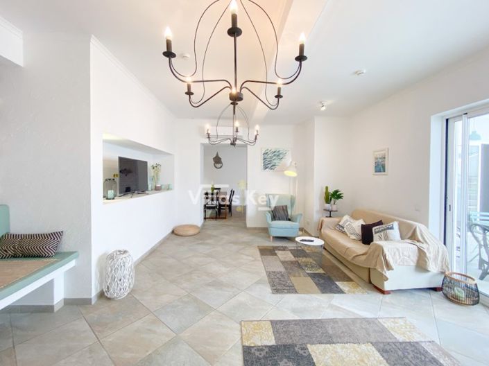 Image No.11-7 Bed House for sale