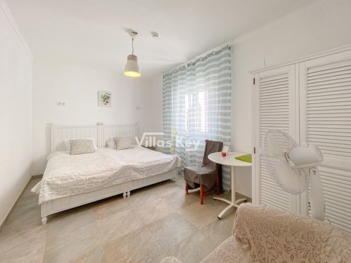 Image No.18-7 Bed House for sale