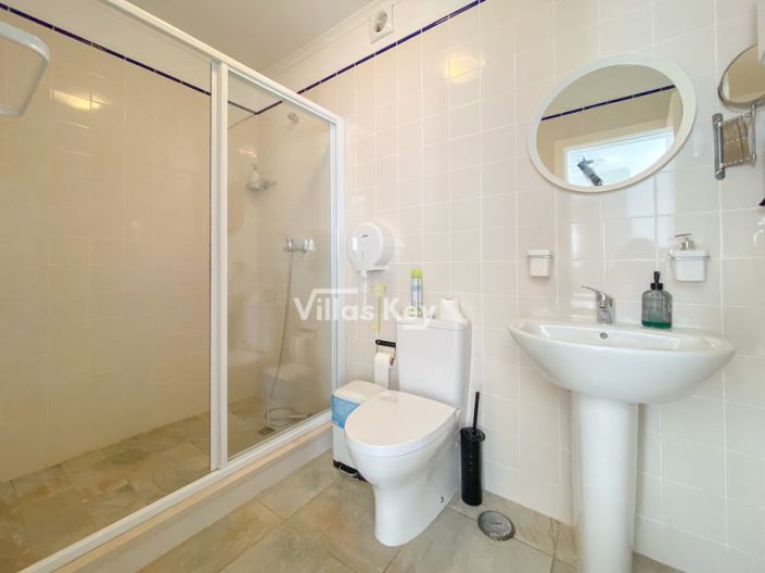 Image No.19-7 Bed House for sale