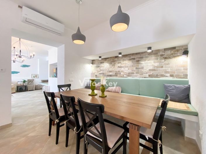 Image No.2-7 Bed House for sale