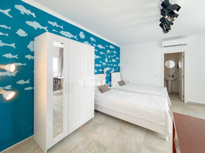 Image No.20-7 Bed House for sale