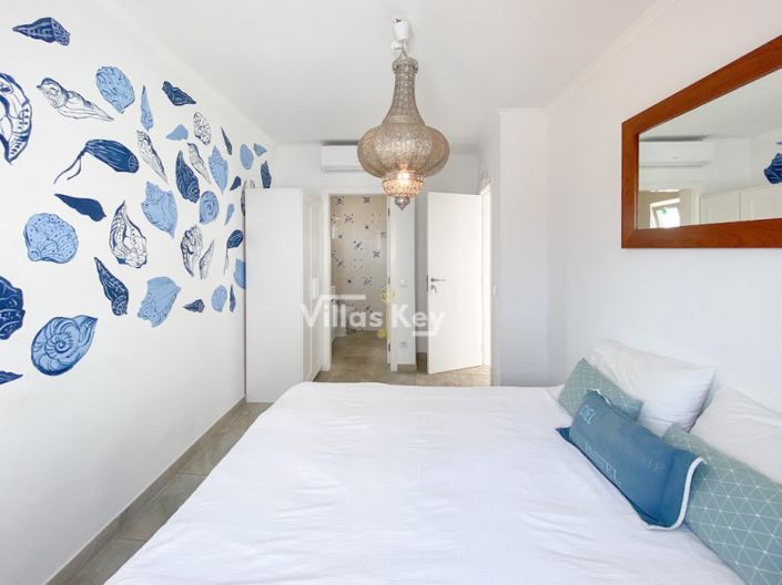 Image No.24-7 Bed House for sale