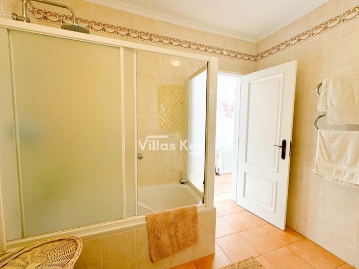 Image No.11-3 Bed Apartment for sale