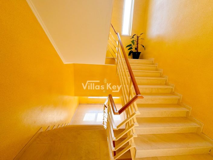 Image No.24-3 Bed Apartment for sale