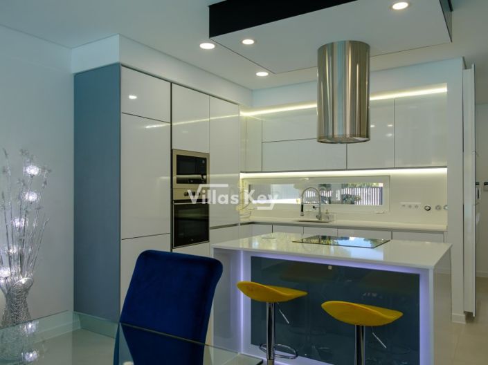 Image No.15-4 Bed House for sale