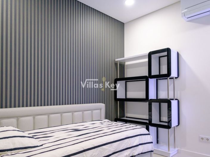 Image No.16-4 Bed House for sale