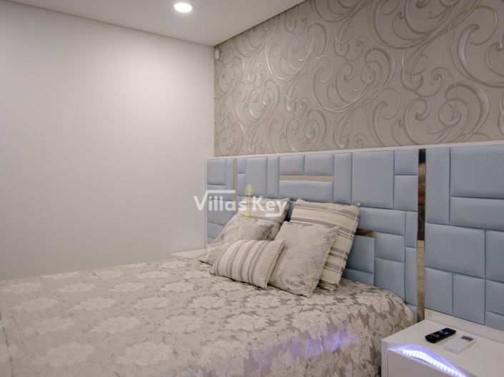 Image No.22-4 Bed House for sale