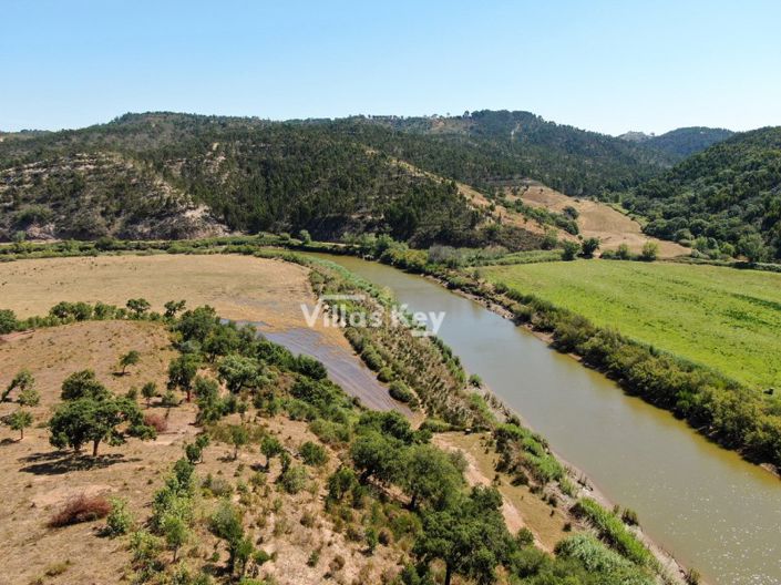 Image No.17-3 Bed Farmhouse for sale