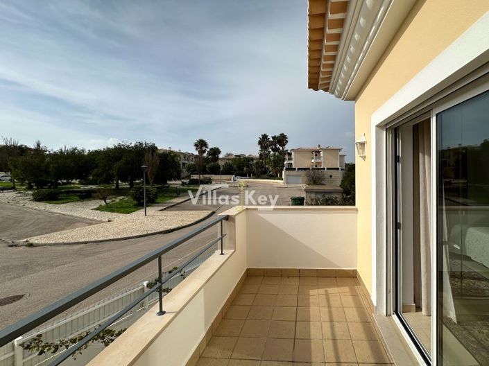 Image No.28-3 Bed Apartment for sale