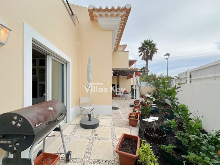 Image No.8-3 Bed Apartment for sale