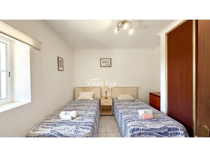 Image No.14-4 Bed Farmhouse for sale