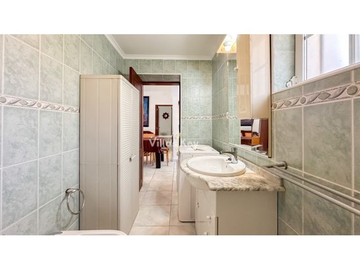 Image No.15-4 Bed Farmhouse for sale