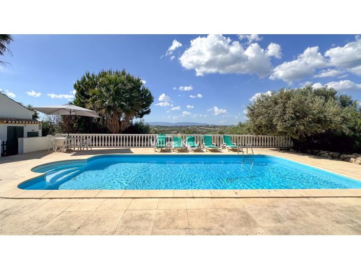 Image No.17-4 Bed Farmhouse for sale