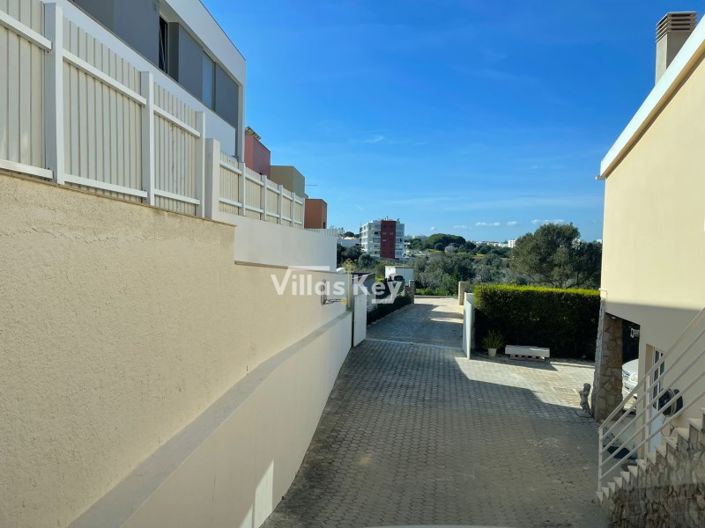 Image No.4-Maison de 4 chambres à vendre à Portimao