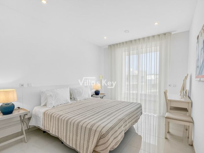 Image No.13-3 Bed Apartment for sale