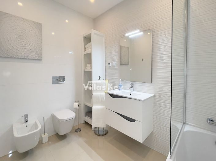 Image No.19-3 Bed Apartment for sale