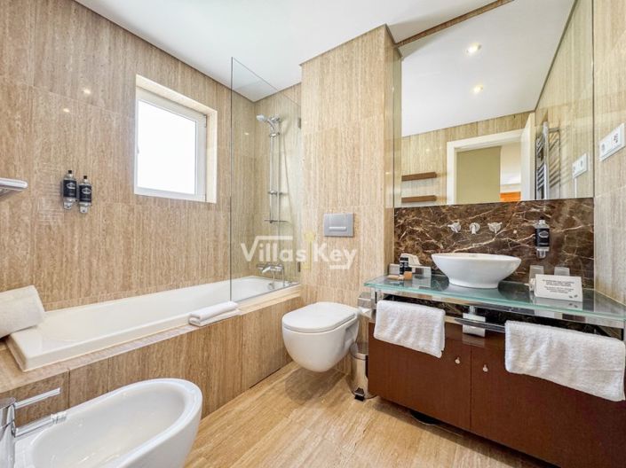 Image No.12-2 Bed Apartment for sale