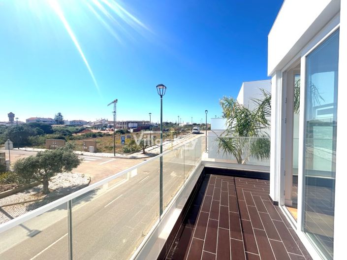 Image No.29-3 Bed House for sale