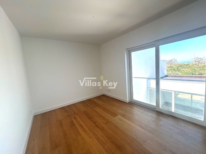 Image No.32-3 Bed House for sale