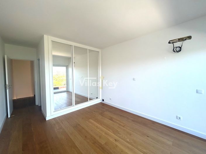 Image No.37-3 Bed House for sale